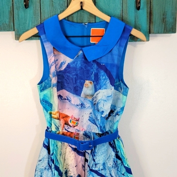 Modcloth "Whimsy without end" belted A-Line pocket dress in snow cat print - Picture 3 of 11